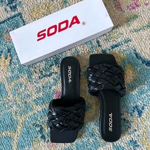 SODA NEVER WORN Basket Weave Slip-On Sandals